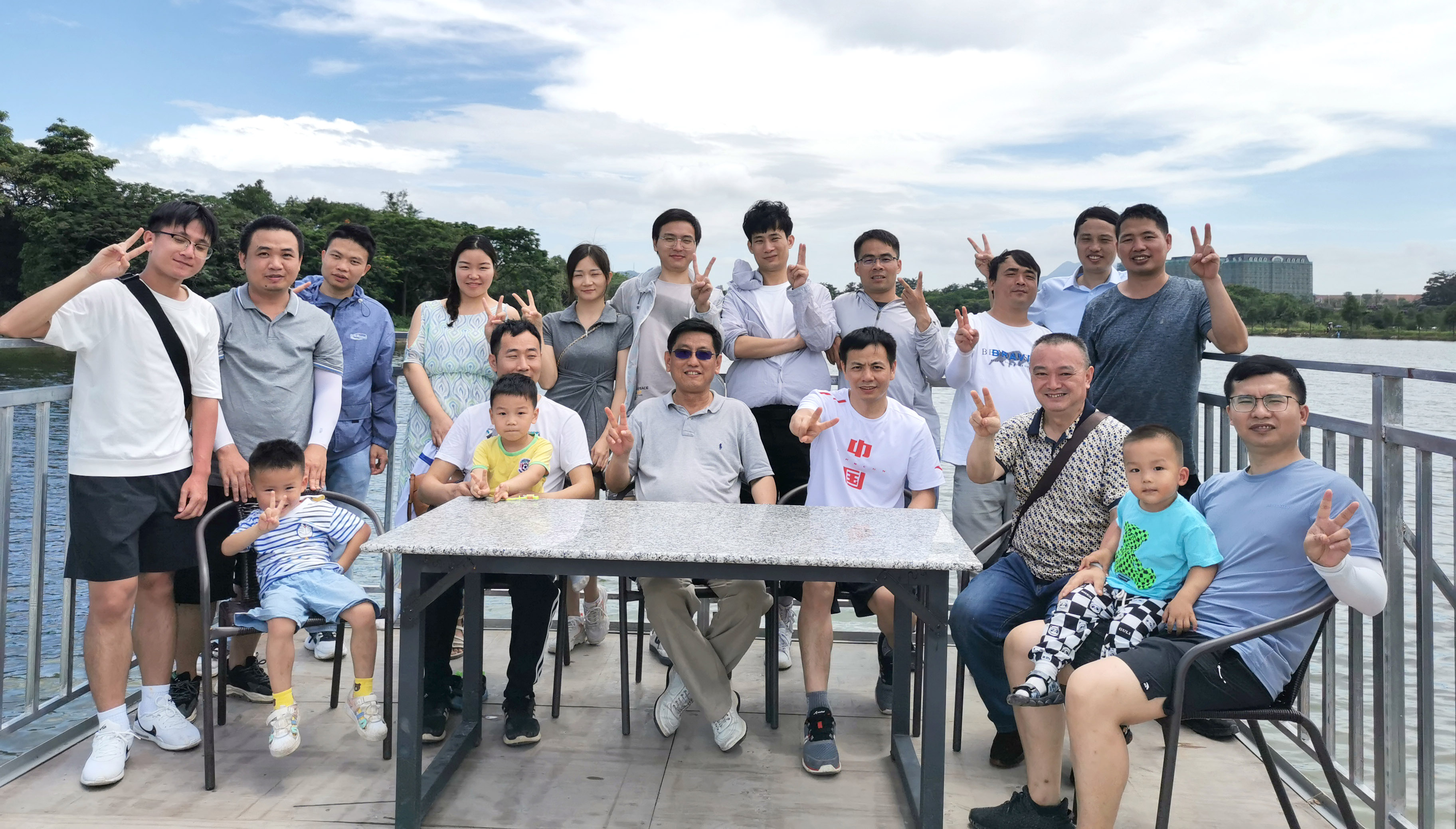 2022年5月钓趣横生·欢乐无限——BB贝博艾弗森科技组织员工垂钓团建活动     2022年5月29日